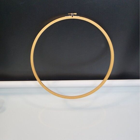 Vintage Wood Quilting Embroidery Cross Stitch Hoop Screw Wing Nut Closure 12" - Picture 1 of 5